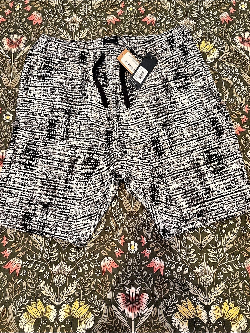 ZANEROBE Black & White woven Size 34 NWT